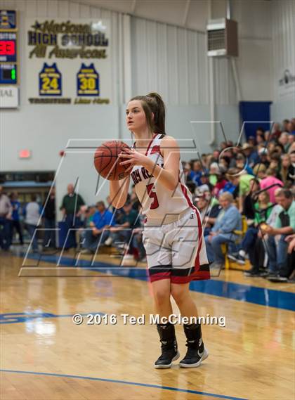 Thumbnail 3 in Wonderview vs Sacred Heart (AAA 1A District Playoff) photogallery.