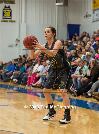 Thumbnail 2 in Wonderview vs Sacred Heart (AAA 1A District Playoff) photogallery.