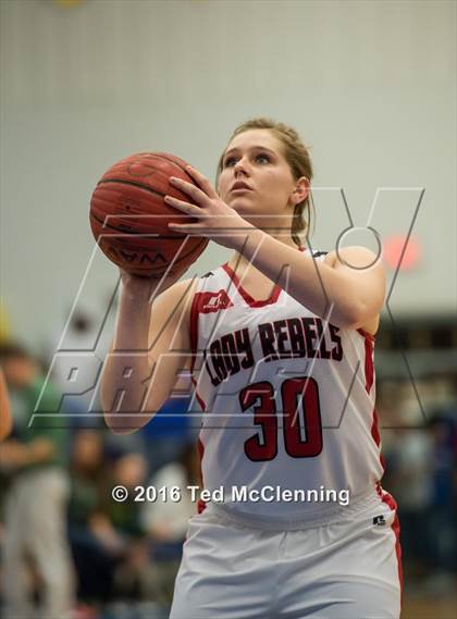 Thumbnail 3 in Wonderview vs Sacred Heart (AAA 1A District Playoff) photogallery.