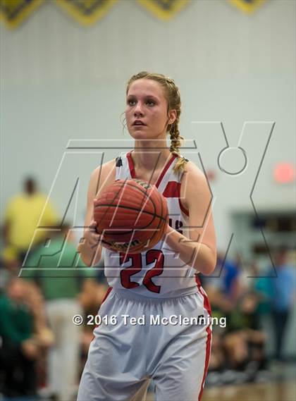 Thumbnail 1 in Wonderview vs Sacred Heart (AAA 1A District Playoff) photogallery.