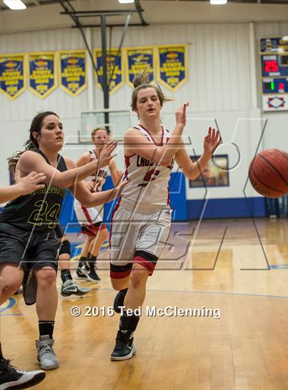 Thumbnail 1 in Wonderview vs Sacred Heart (AAA 1A District Playoff) photogallery.