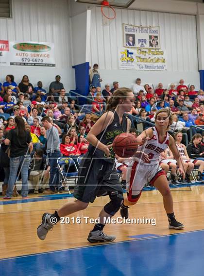 Thumbnail 2 in Wonderview vs Sacred Heart (AAA 1A District Playoff) photogallery.