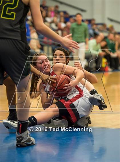 Thumbnail 1 in Wonderview vs Sacred Heart (AAA 1A District Playoff) photogallery.
