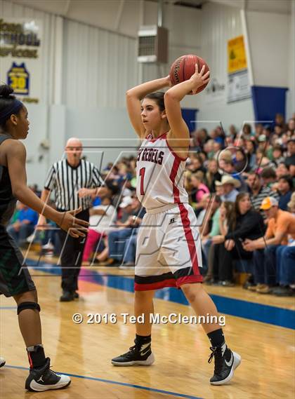 Thumbnail 3 in Wonderview vs Sacred Heart (AAA 1A District Playoff) photogallery.