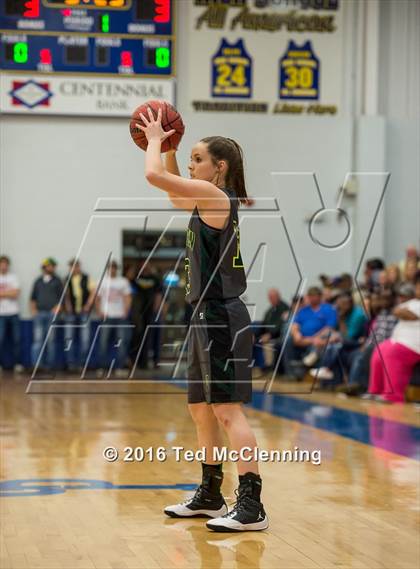 Thumbnail 3 in Wonderview vs Sacred Heart (AAA 1A District Playoff) photogallery.