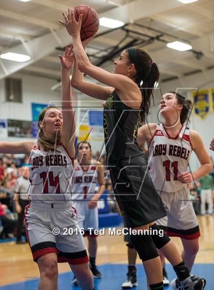 Thumbnail 3 in Wonderview vs Sacred Heart (AAA 1A District Playoff) photogallery.