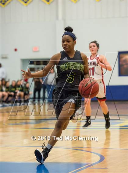 Thumbnail 3 in Wonderview vs Sacred Heart (AAA 1A District Playoff) photogallery.