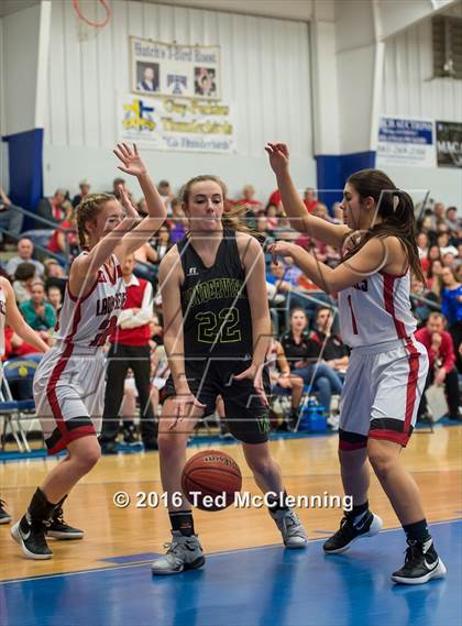 Thumbnail 2 in Wonderview vs Sacred Heart (AAA 1A District Playoff) photogallery.