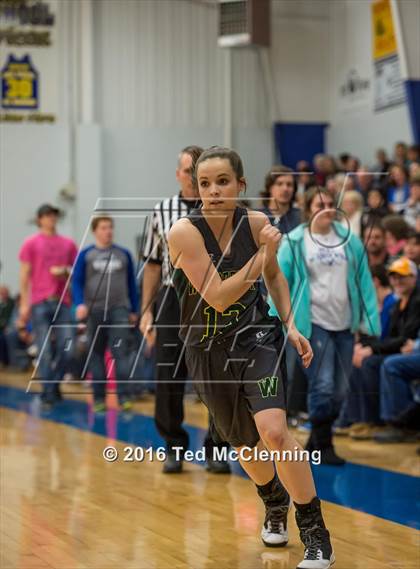 Thumbnail 3 in Wonderview vs Sacred Heart (AAA 1A District Playoff) photogallery.