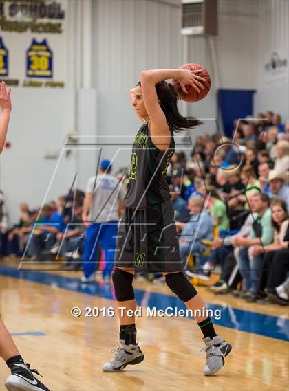 Thumbnail 1 in Wonderview vs Sacred Heart (AAA 1A District Playoff) photogallery.