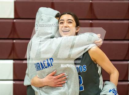 Thumbnail 1 in Menlo-Atherton vs. Los Altos (CIF CCS Div 1 Semifinal) photogallery.
