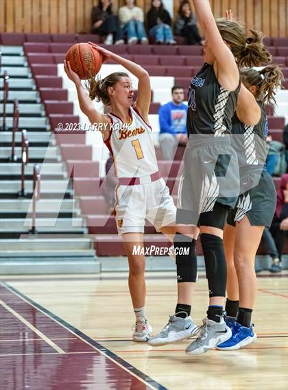 Thumbnail 2 in Menlo-Atherton vs. Los Altos (CIF CCS Div 1 Semifinal) photogallery.