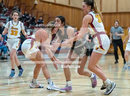 Thumbnail 1 in Menlo-Atherton vs. Los Altos (CIF CCS Div 1 Semifinal) photogallery.
