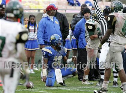 Thumbnail 1 in Narbonne vs. Crenshaw (CIF LA City Section D1 Final) photogallery.