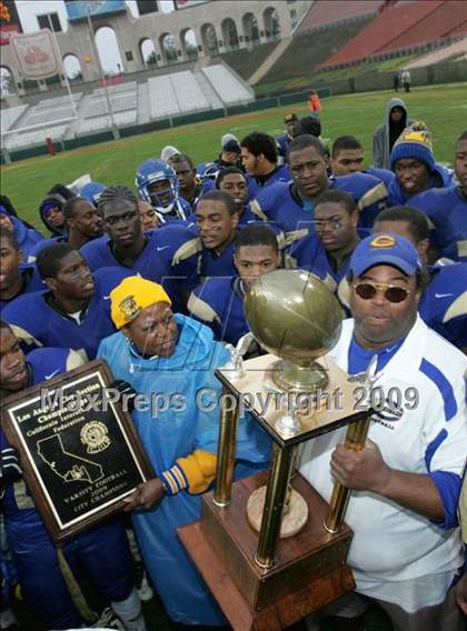 Thumbnail 3 in Narbonne vs. Crenshaw (CIF LA City Section D1 Final) photogallery.