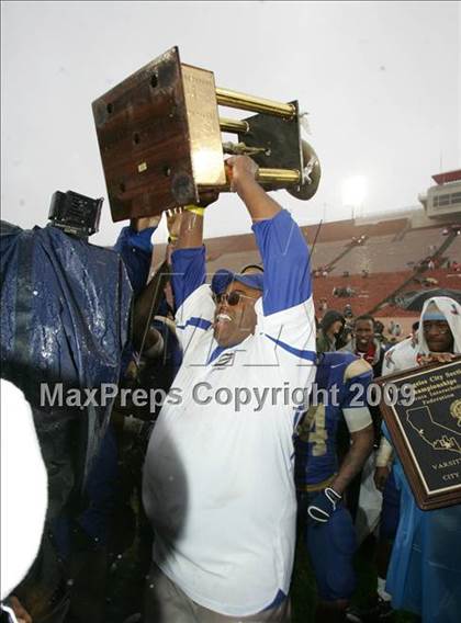 Thumbnail 1 in Narbonne vs. Crenshaw (CIF LA City Section D1 Final) photogallery.