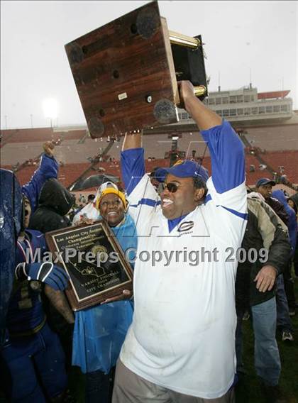Thumbnail 1 in Narbonne vs. Crenshaw (CIF LA City Section D1 Final) photogallery.