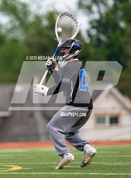Thumbnail 2 in Worthington Kilbourne vs. St. Xavier (OHSAA Div 1 Semifinal) photogallery.