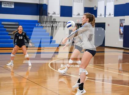 Thumbnail 2 in Out-of-Door Academy vs. Carrollwood Day photogallery.