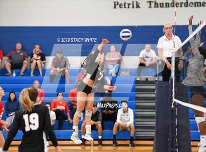 Thumbnail 1 in Out-of-Door Academy vs. Carrollwood Day photogallery.