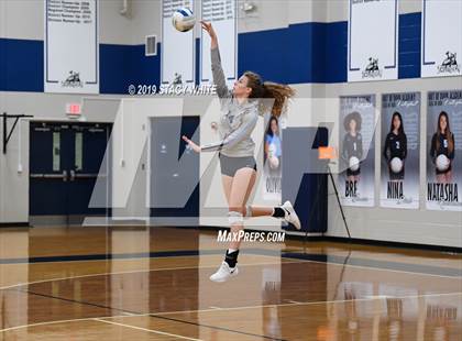 Thumbnail 2 in Out-of-Door Academy vs. Carrollwood Day photogallery.
