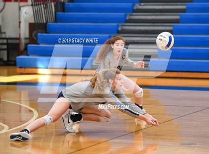 Thumbnail 3 in Out-of-Door Academy vs. Carrollwood Day photogallery.