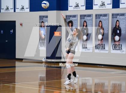 Thumbnail 3 in Out-of-Door Academy vs. Carrollwood Day photogallery.