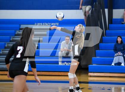 Thumbnail 1 in Out-of-Door Academy vs. Carrollwood Day photogallery.
