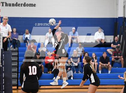 Thumbnail 2 in Out-of-Door Academy vs. Carrollwood Day photogallery.