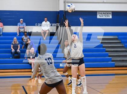 Thumbnail 3 in Out-of-Door Academy vs. Carrollwood Day photogallery.