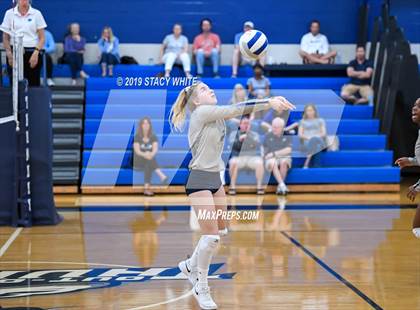 Thumbnail 3 in Out-of-Door Academy vs. Carrollwood Day photogallery.