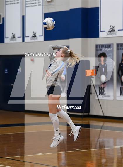 Thumbnail 1 in Out-of-Door Academy vs. Carrollwood Day photogallery.