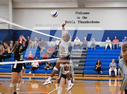 Thumbnail 1 in Out-of-Door Academy vs. Carrollwood Day photogallery.