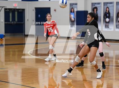 Thumbnail 1 in Out-of-Door Academy vs. Carrollwood Day photogallery.