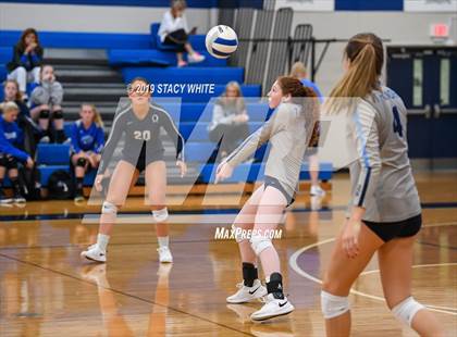 Thumbnail 2 in Out-of-Door Academy vs. Carrollwood Day photogallery.