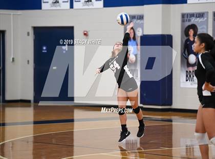 Thumbnail 1 in Out-of-Door Academy vs. Carrollwood Day photogallery.