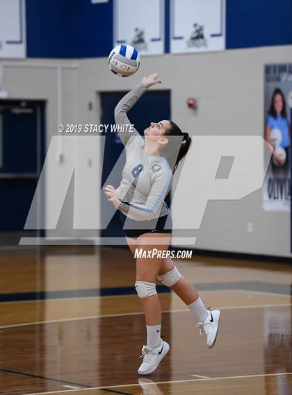 Thumbnail 2 in Out-of-Door Academy vs. Carrollwood Day photogallery.