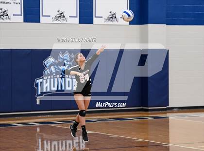 Thumbnail 2 in Out-of-Door Academy vs. Carrollwood Day photogallery.