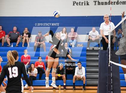 Thumbnail 3 in Out-of-Door Academy vs. Carrollwood Day photogallery.