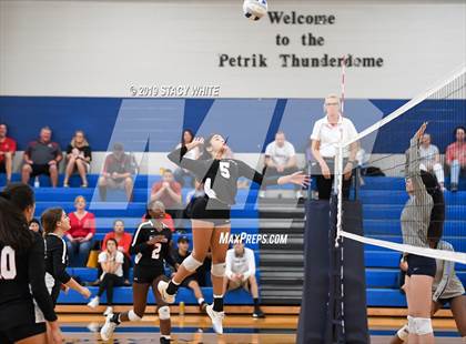 Thumbnail 3 in Out-of-Door Academy vs. Carrollwood Day photogallery.