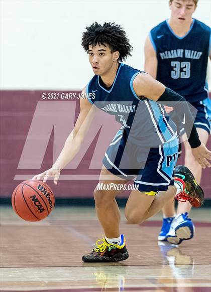 Thumbnail 1 in Pleasant Valley vs. Oakmont (Whitney Winter Classic) photogallery.