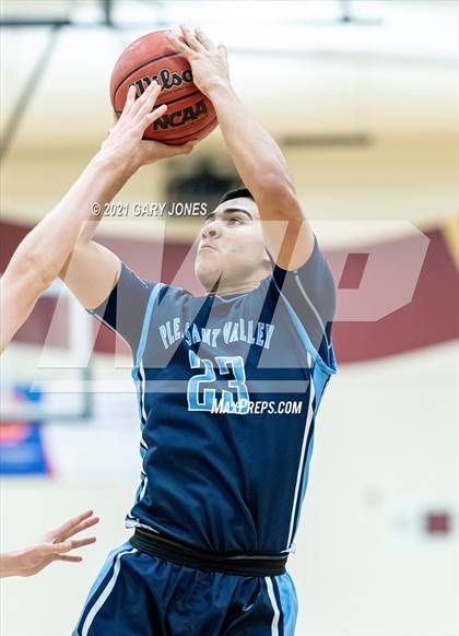 Thumbnail 2 in Pleasant Valley vs. Oakmont (Whitney Winter Classic) photogallery.