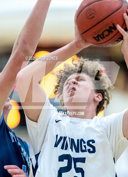 Thumbnail 3 in Pleasant Valley vs. Oakmont (Whitney Winter Classic) photogallery.