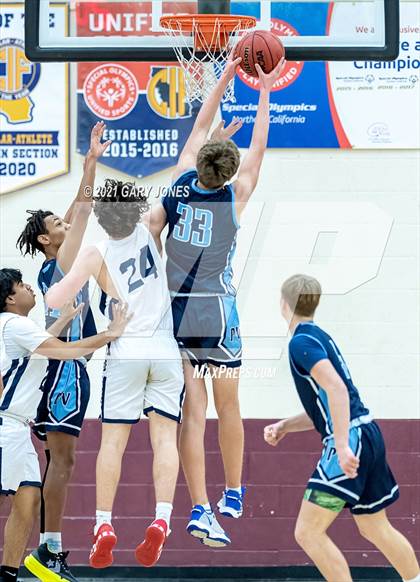 Thumbnail 3 in Pleasant Valley vs. Oakmont (Whitney Winter Classic) photogallery.