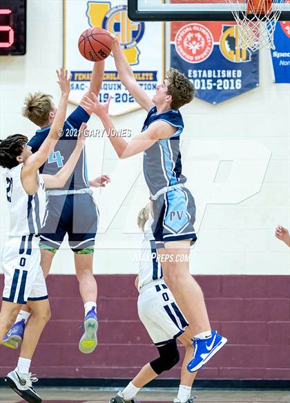Thumbnail 2 in Pleasant Valley vs. Oakmont (Whitney Winter Classic) photogallery.