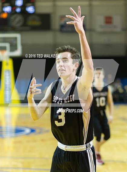 Thumbnail 2 in Aptos vs. Scotts Valley (S.C. Warriors NorCal Tournament) photogallery.