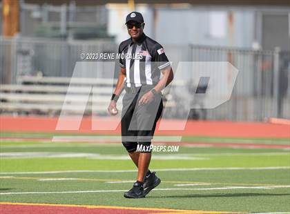 Thumbnail 2 in Glendale vs La Canada photogallery.