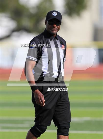 Thumbnail 1 in Glendale vs La Canada photogallery.