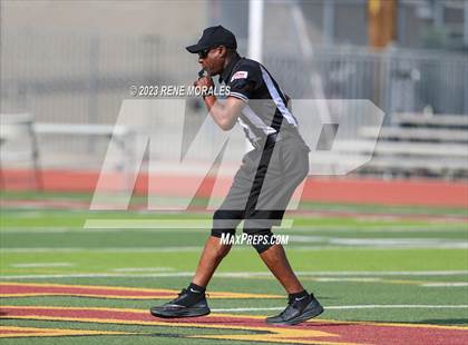 Thumbnail 2 in Glendale vs La Canada photogallery.