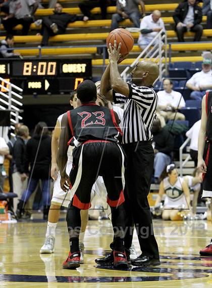 Thumbnail 2 in Salesian vs. De La Salle (Martin Luther King Classic) photogallery.